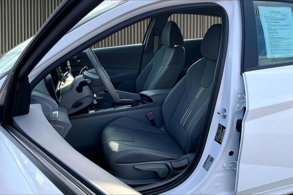 Certified 2025 Hyundai Elantra Sport image 25
