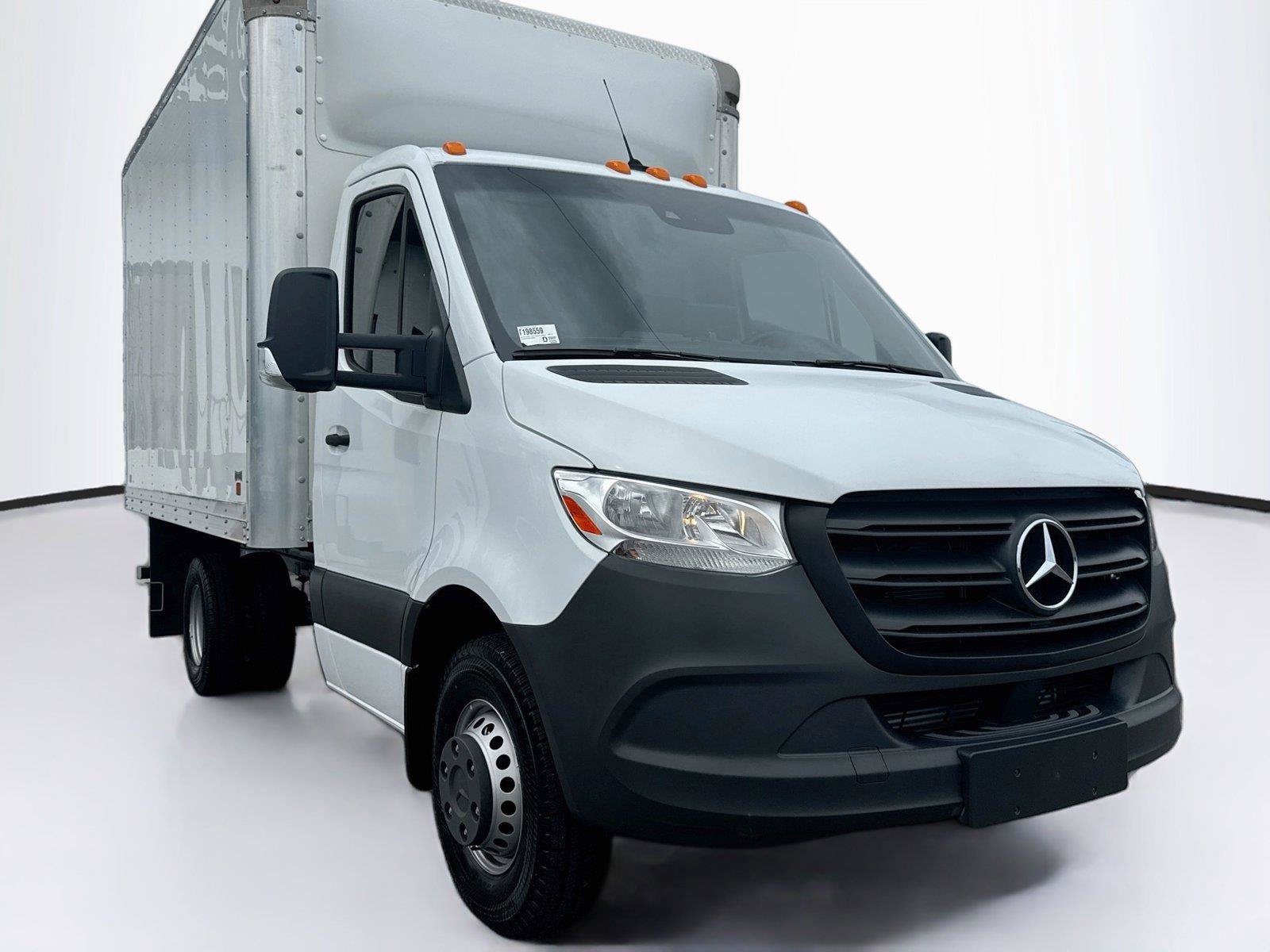 Used 2022 Mercedes-Benz Sprinter 4500 image 7