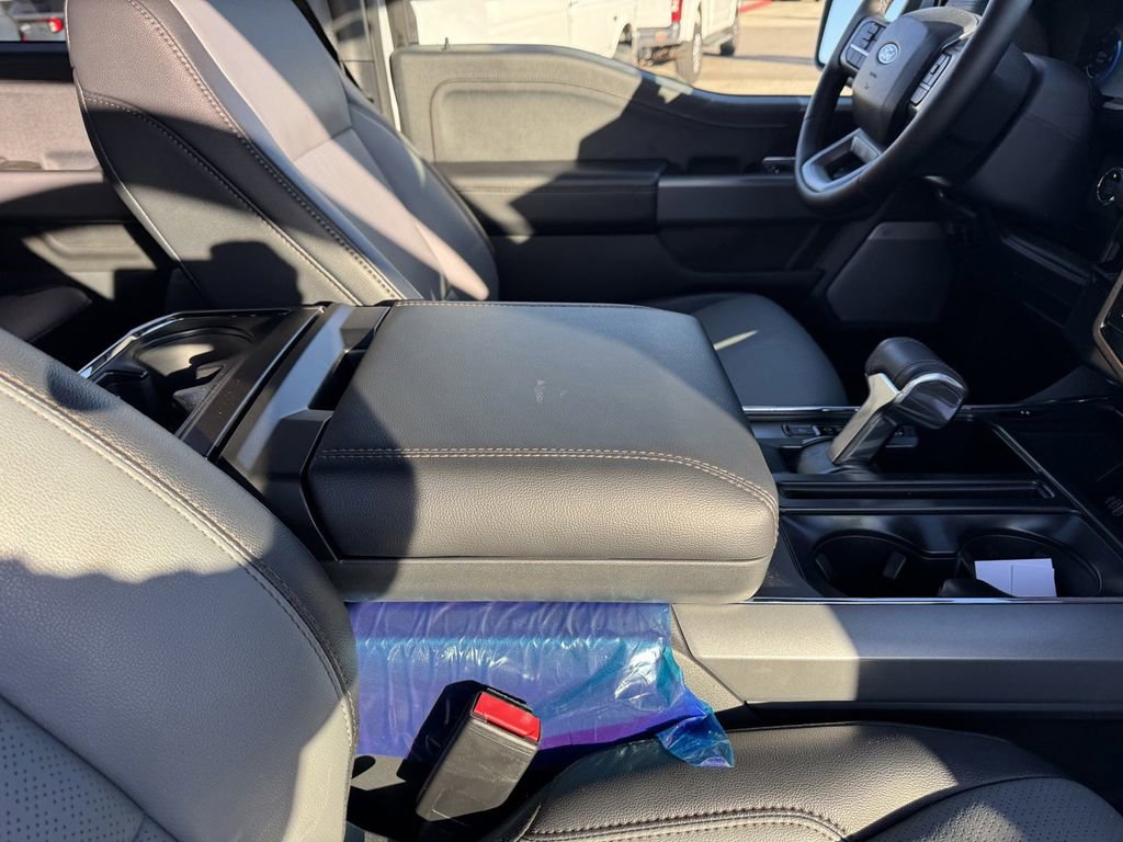 Used 2025 Ford F150 Lightning Lariat image 6