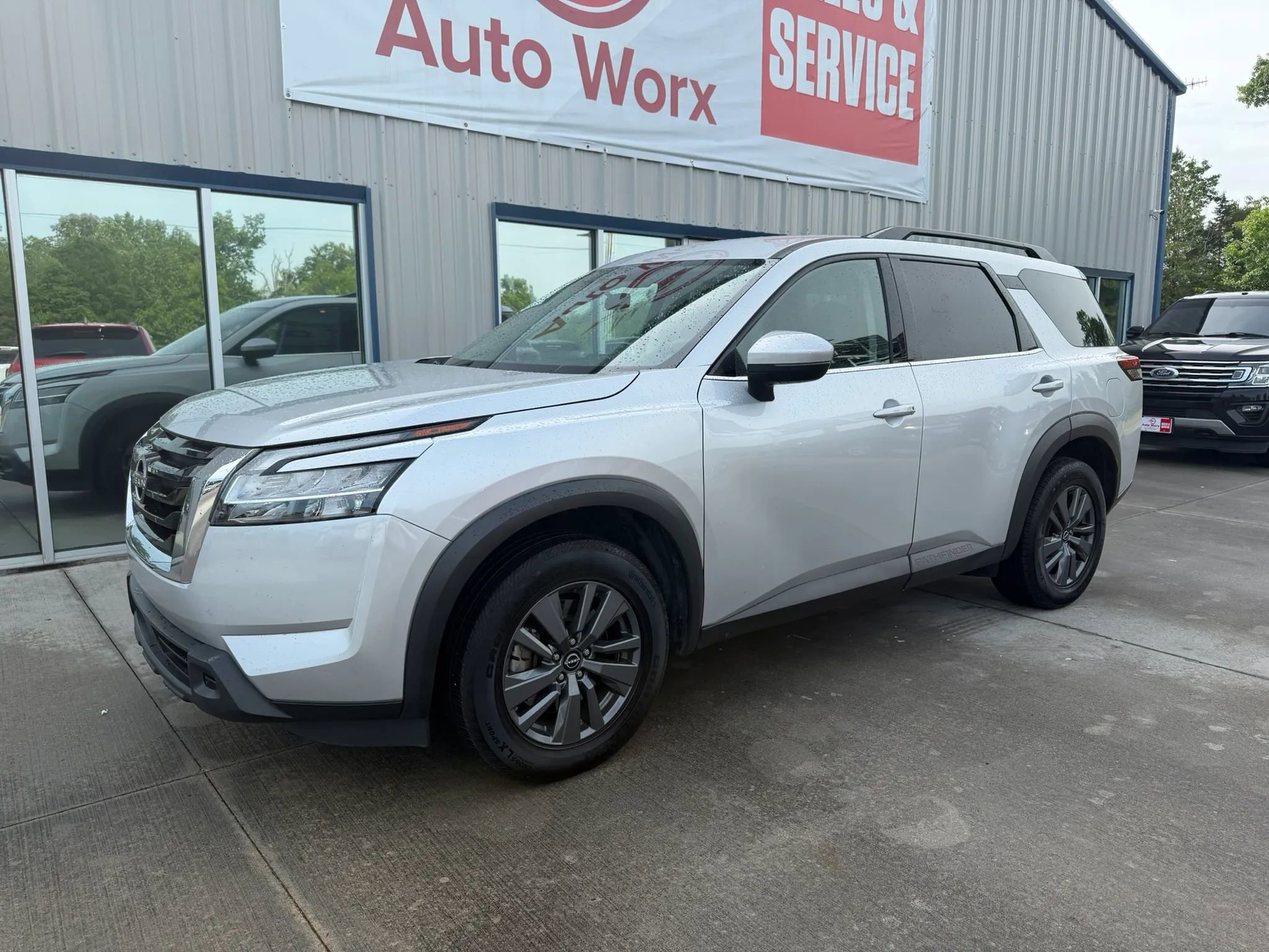 Used 2022 Nissan Pathfinder SV AWD/4WD image 27