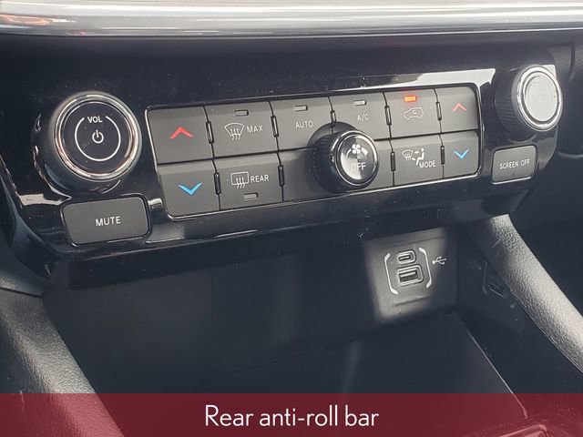 Used 2024 Jeep Compass Limited image 29