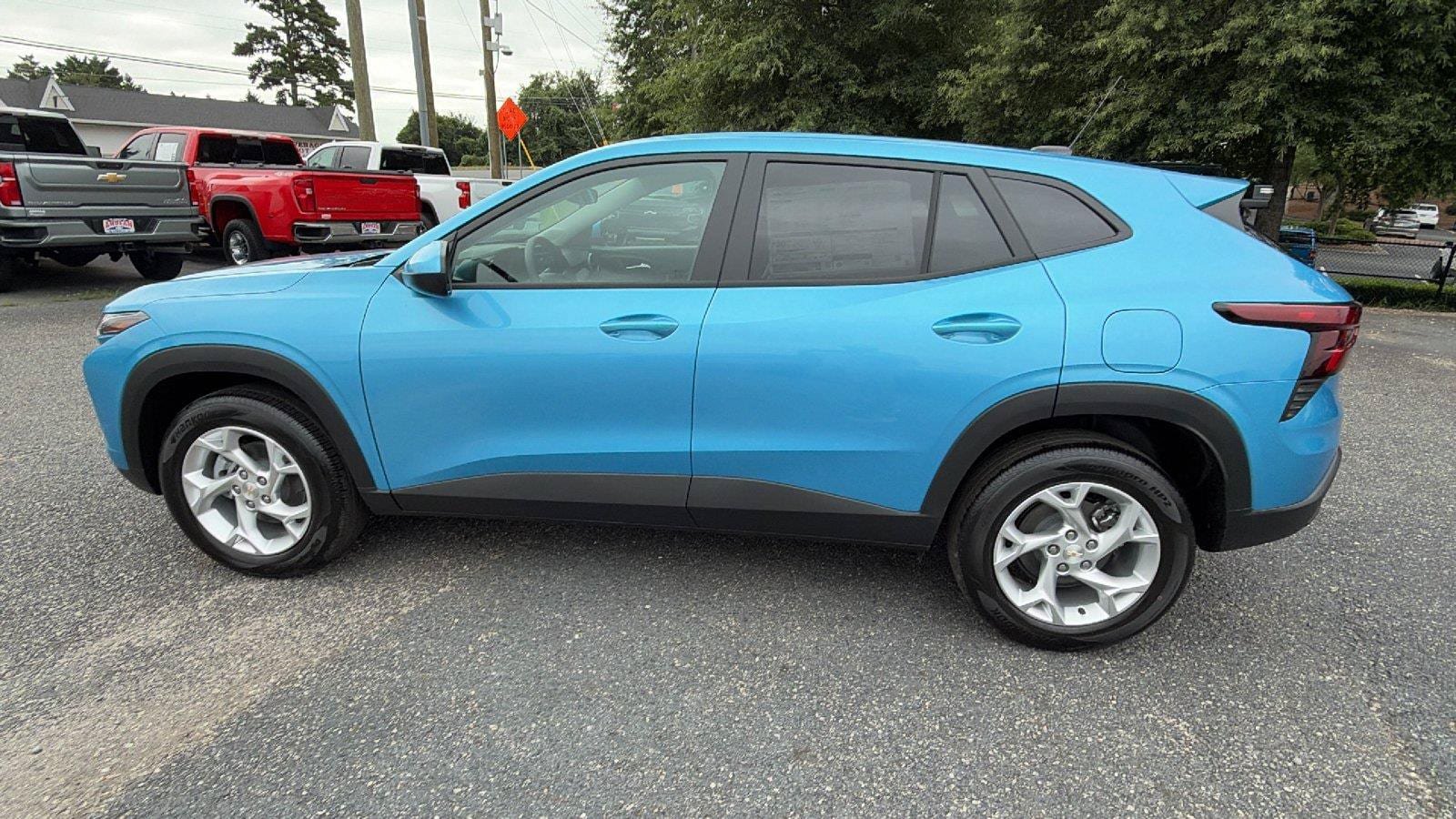 New 2026 Chevrolet Trax LS w/ LS Convenience Package FWD image 11