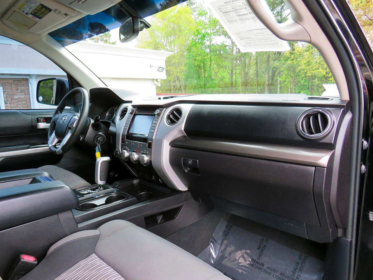 Used 2015 Toyota Tundra SR5 w/ SR5 Upgrade Package AWD/4WD image 16