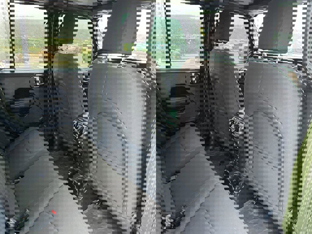 Used 2023 Jeep Gladiator Willys image 25