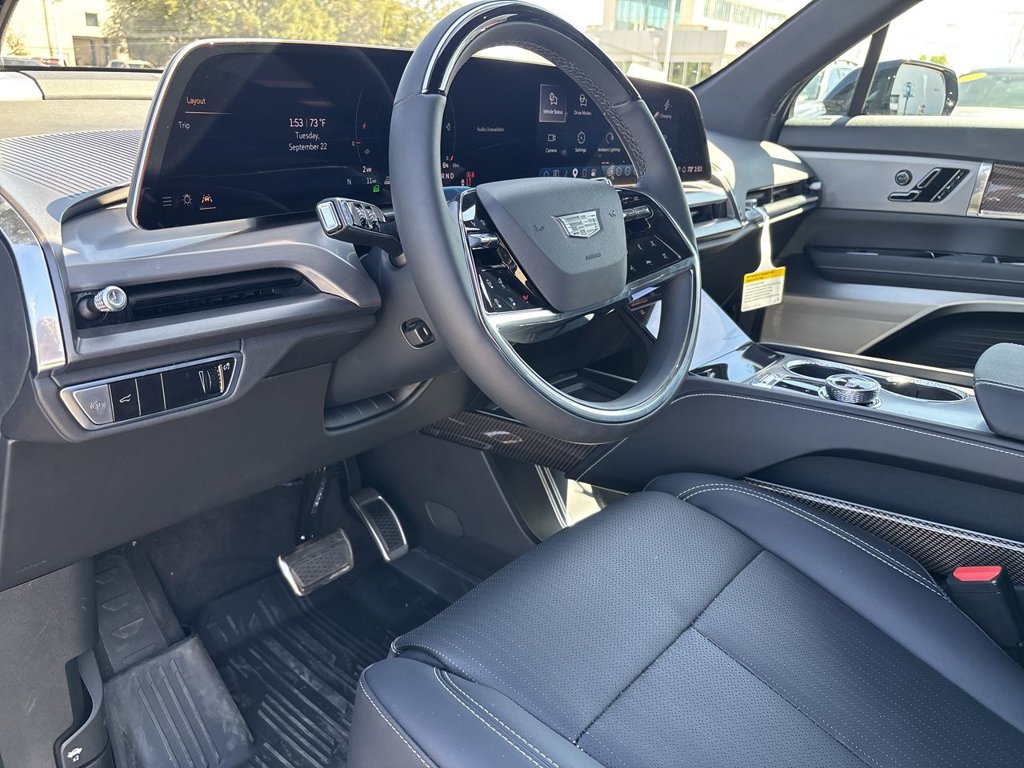 New 2027 Cadillac Vistiq Sport w/ LPO, Floor Liner Package AWD/4WD image 12