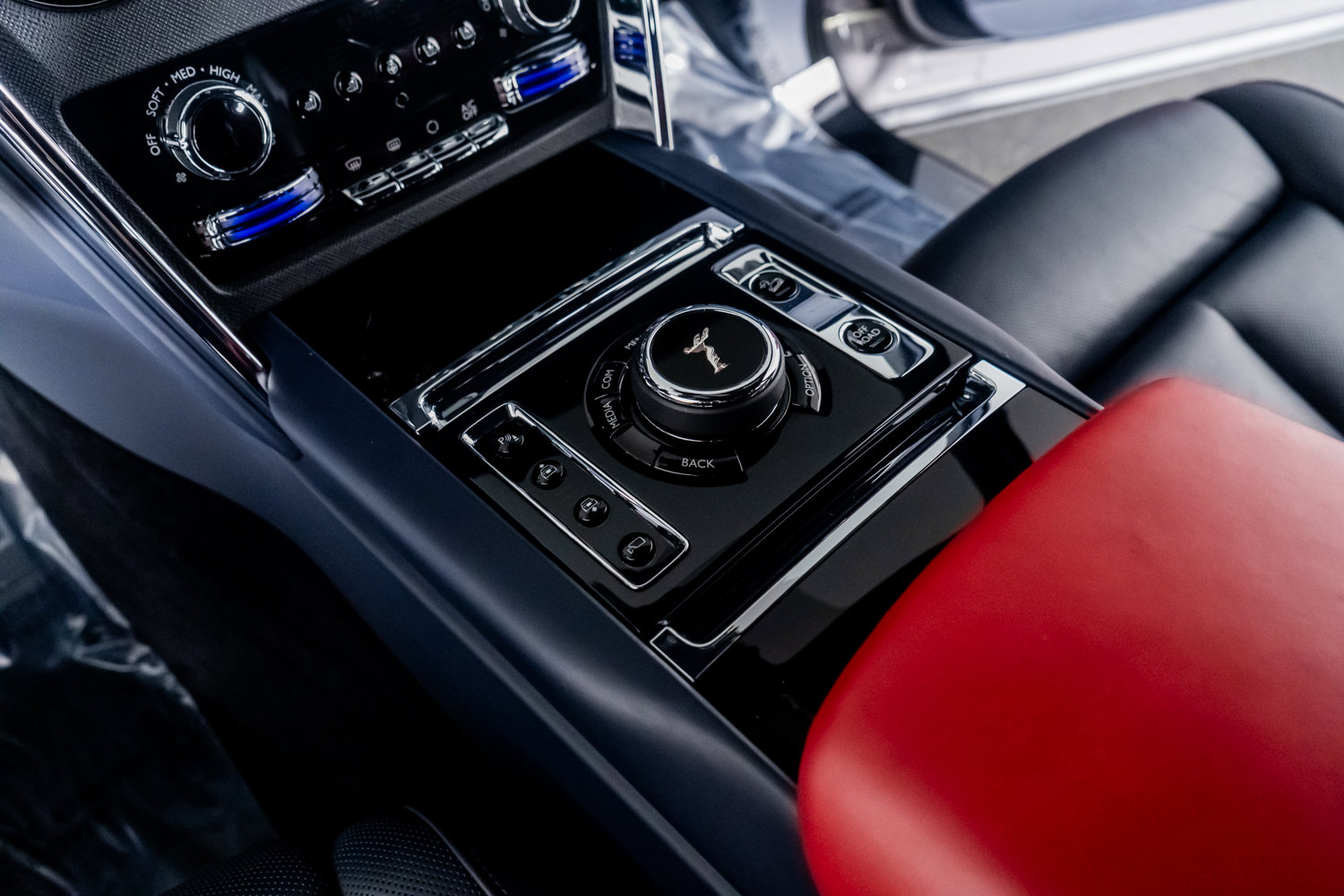 Used 2023 Rolls-Royce Cullinan image 46