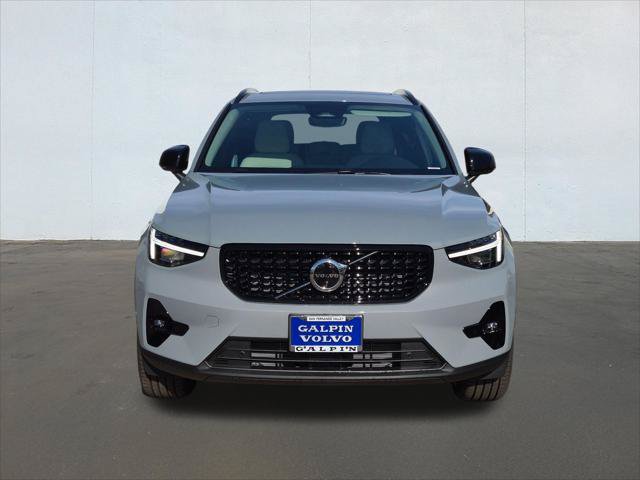 New 2026 Volvo XC40 B5 Ultra w/ Climate Package AWD/4WD image 4