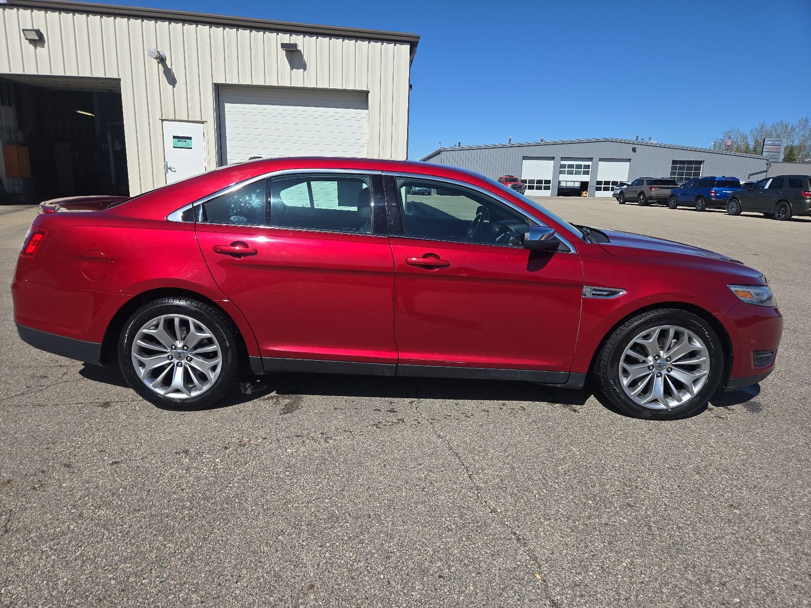 Used 2013 Ford Taurus Limited FWD image 6