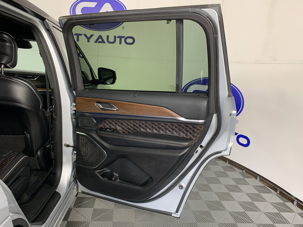 Used 2021 Jeep Grand Cherokee L Summit w/ Advanced Protech Group IV image 36