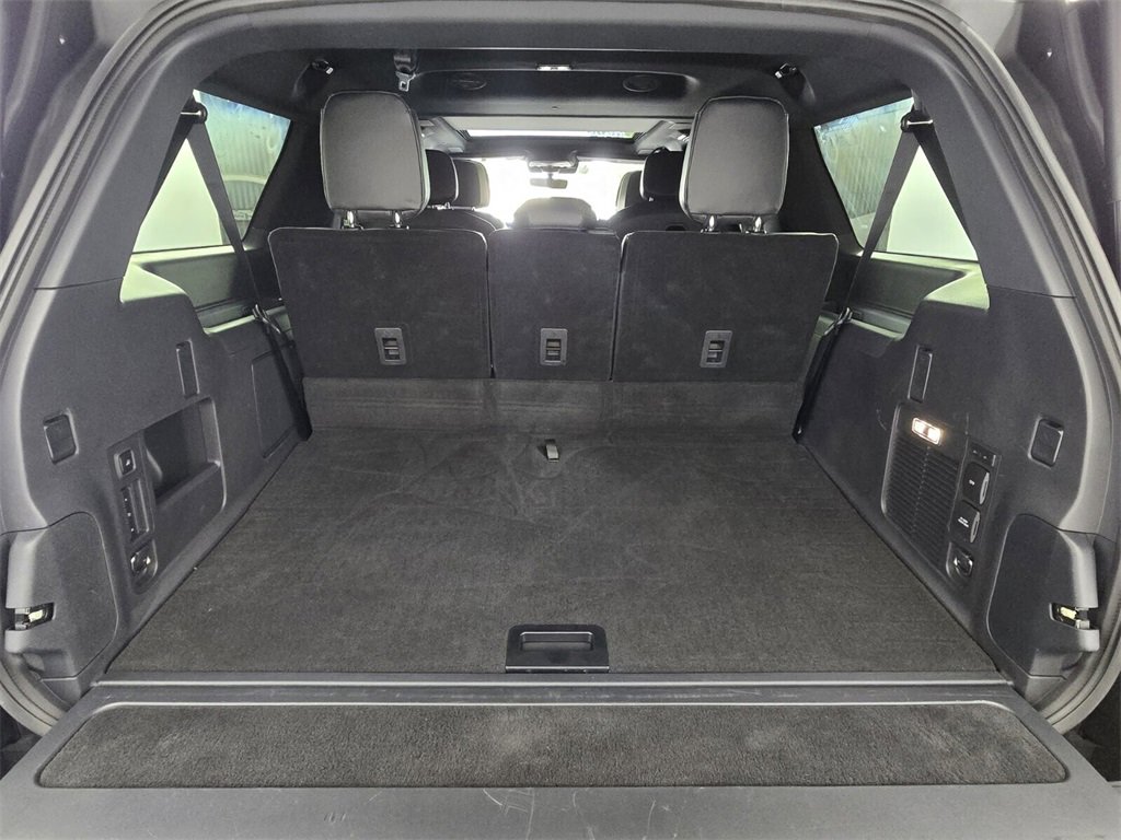 Used 2025 Lincoln Navigator L Reserve w/ Jet Appearance Package image 17