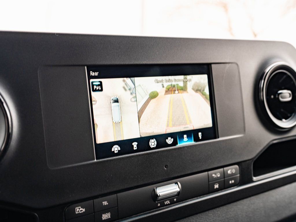 Used 2023 Mercedes-Benz Sprinter 2500 image 32