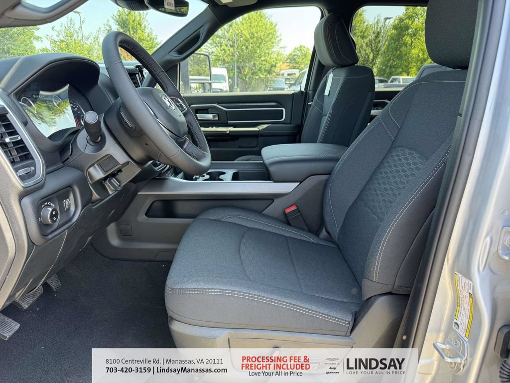 New 2026 RAM 3500 Big Horn AWD/4WD image 17
