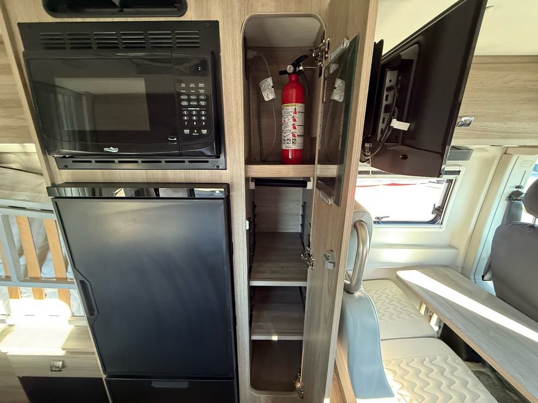 Used 2022 RAM ProMaster 3500 w/ Premium Convenience Group FWD image 30
