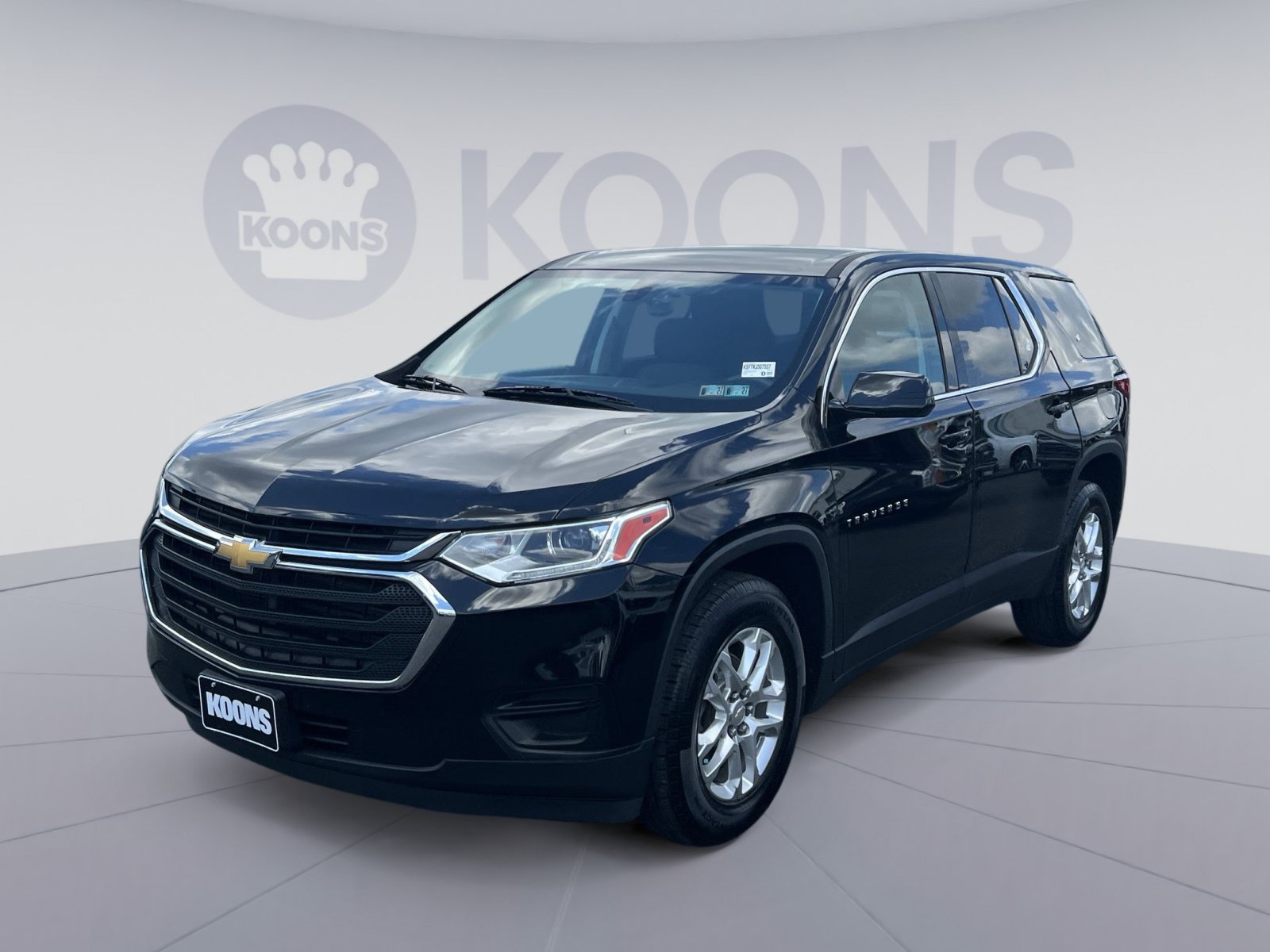 Used 2019 Chevrolet Traverse LS FWD image 1