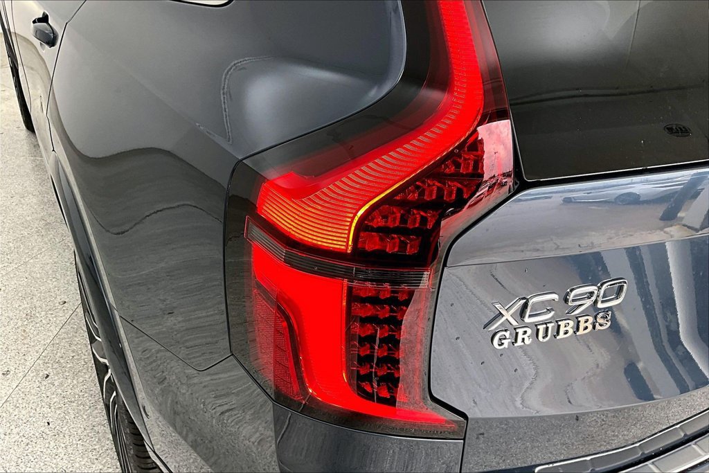 New 2026 Volvo XC90 B6 Plus w/ Protection Package Premier AWD/4WD image 35