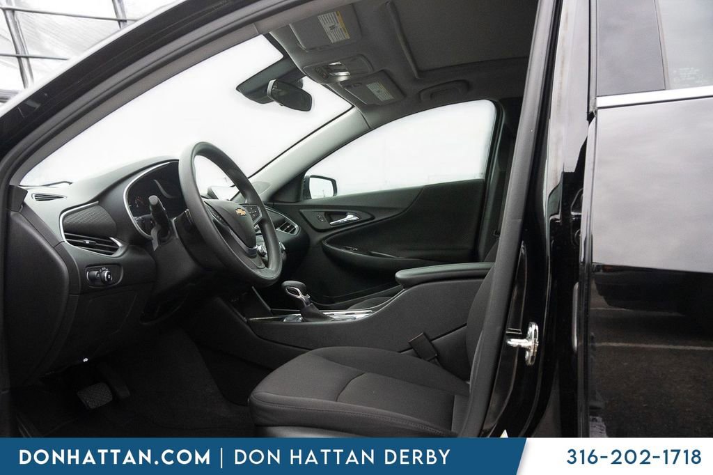 Used 2023 Chevrolet Malibu LT image 3
