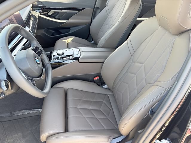 Used 2026 BMW 530i w/ Premium Package RWD image 19