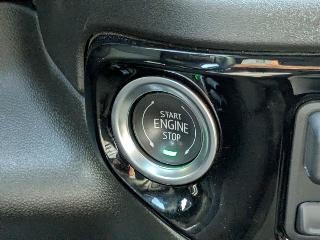 Used 2025 Chevrolet Silverado 2500 LT w/ Convenience Package image 26