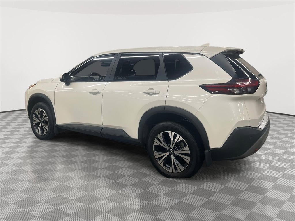 Used 2023 Nissan Rogue SV image 5