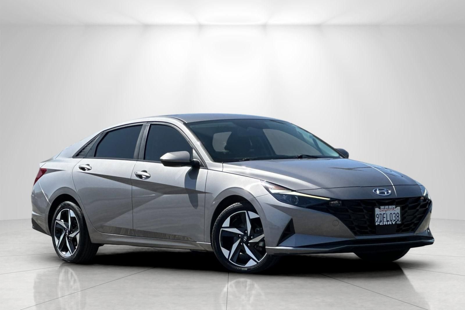 Used 2023 Hyundai Elantra SEL w/ Convenience Package FWD image 1