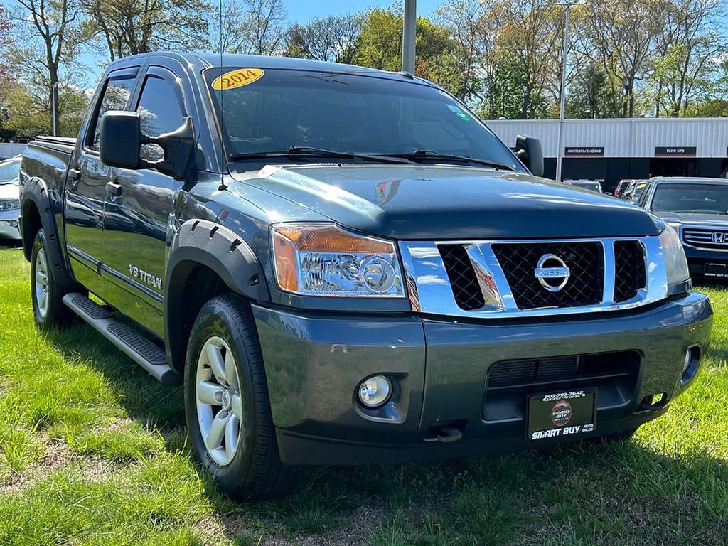 Used 2014 Nissan Titan SV w/ SV Premium Utility Package AWD/4WD image 4