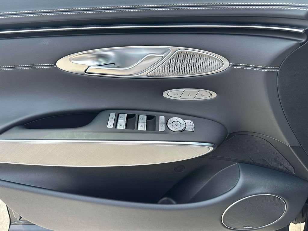 New 2025 Genesis Electrified GV70 w/ Prestige Package AWD/4WD image 9