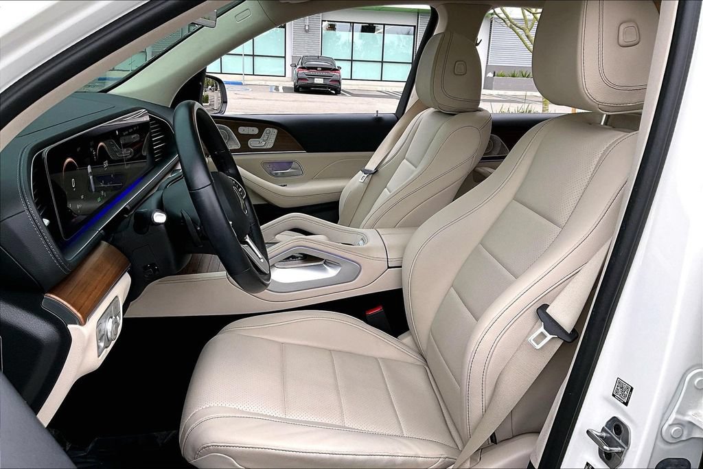 Used 2023 Mercedes-Benz GLS 450 4MATIC image 10