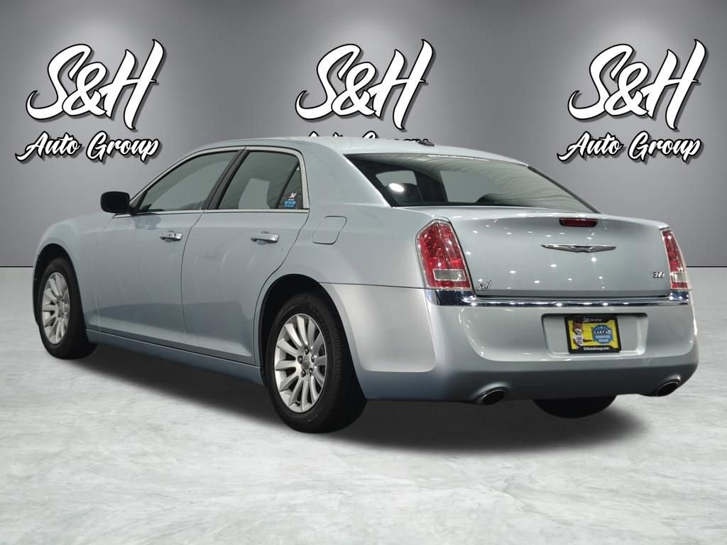 Used 2013 Chrysler 300 w/ Driver Convenience Group image 15