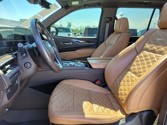 Certified 2022 Cadillac Escalade Premium Luxury w/ LPO, Floor Liner Package AWD/4WD image 11