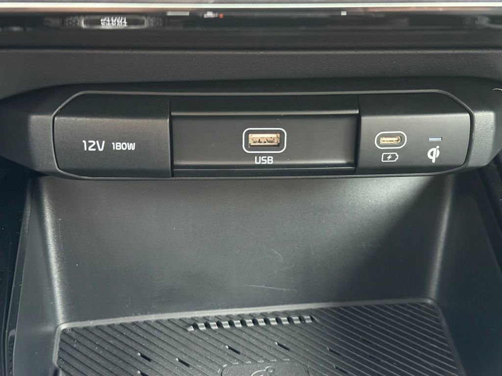 Certified 2025 Kia Niro EX Touring image 19
