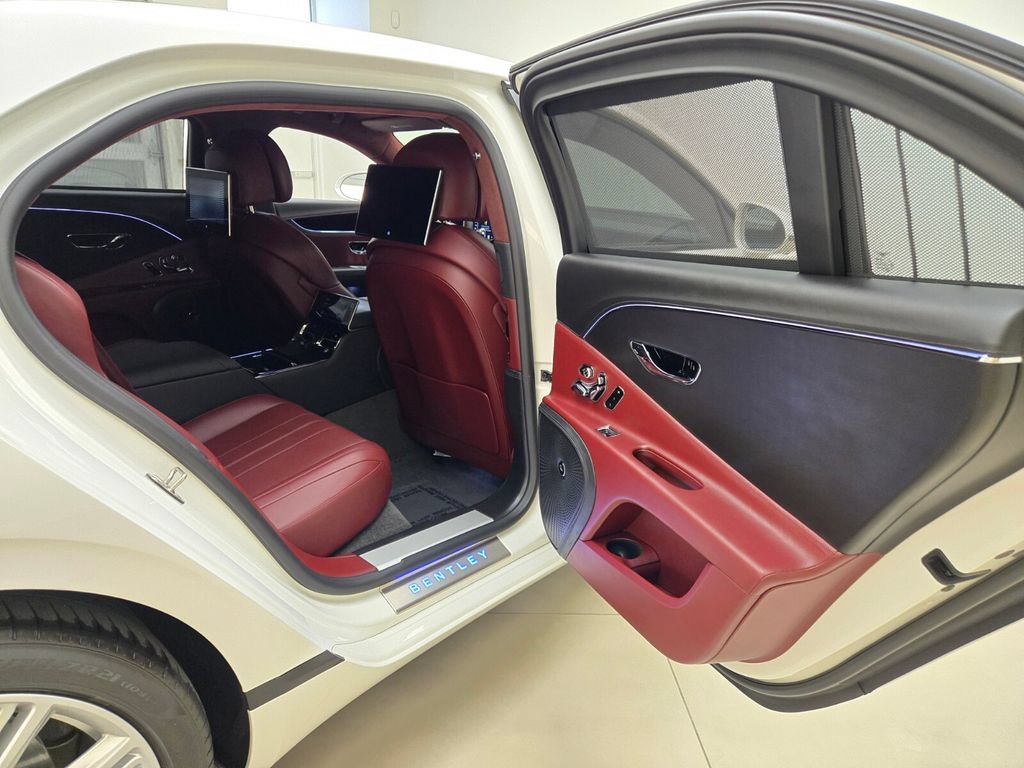 Certified 2023 Bentley Flying Spur V8 AWD/4WD image 24