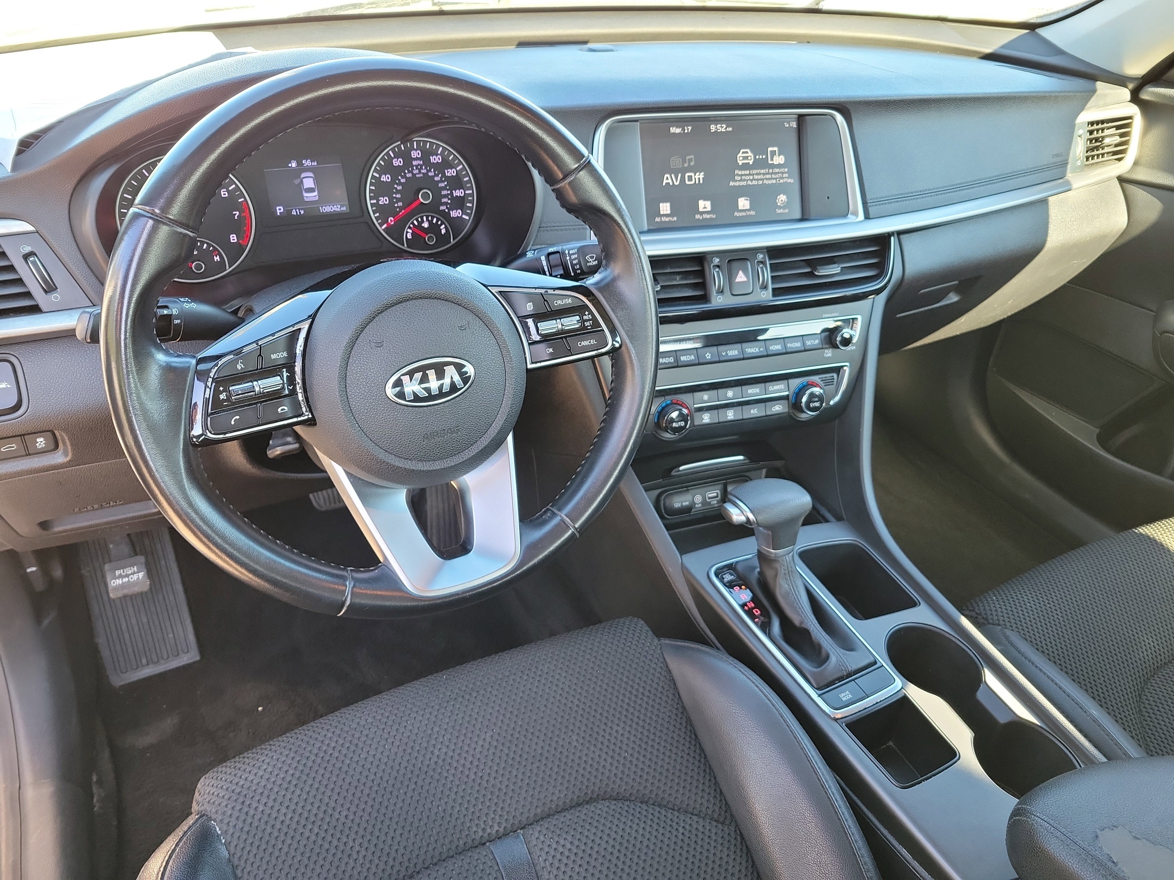 Used 2019 Kia Optima S image 2