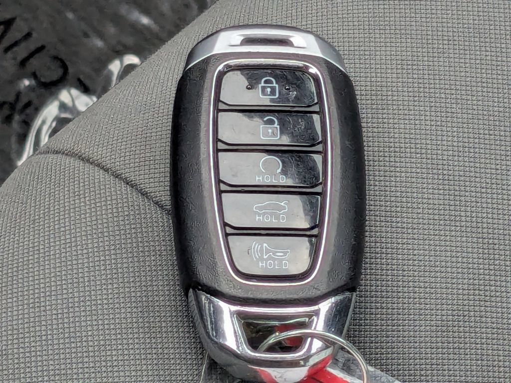 Used 2021 Hyundai Elantra SEL w/ Convenience + Premium Package FWD image 15