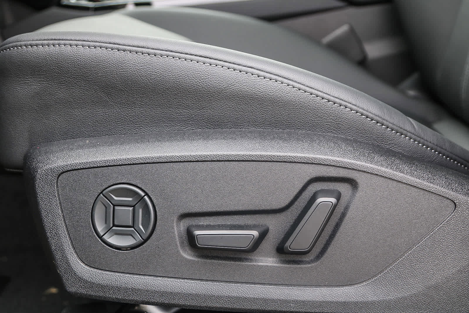 Used 2025 Audi Q6 e-tron Premium w/ Convenience Package image 22