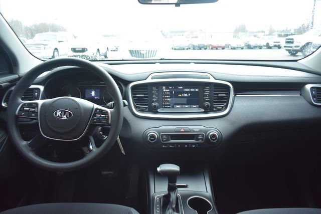 Used 2019 Kia Sorento LX image 32