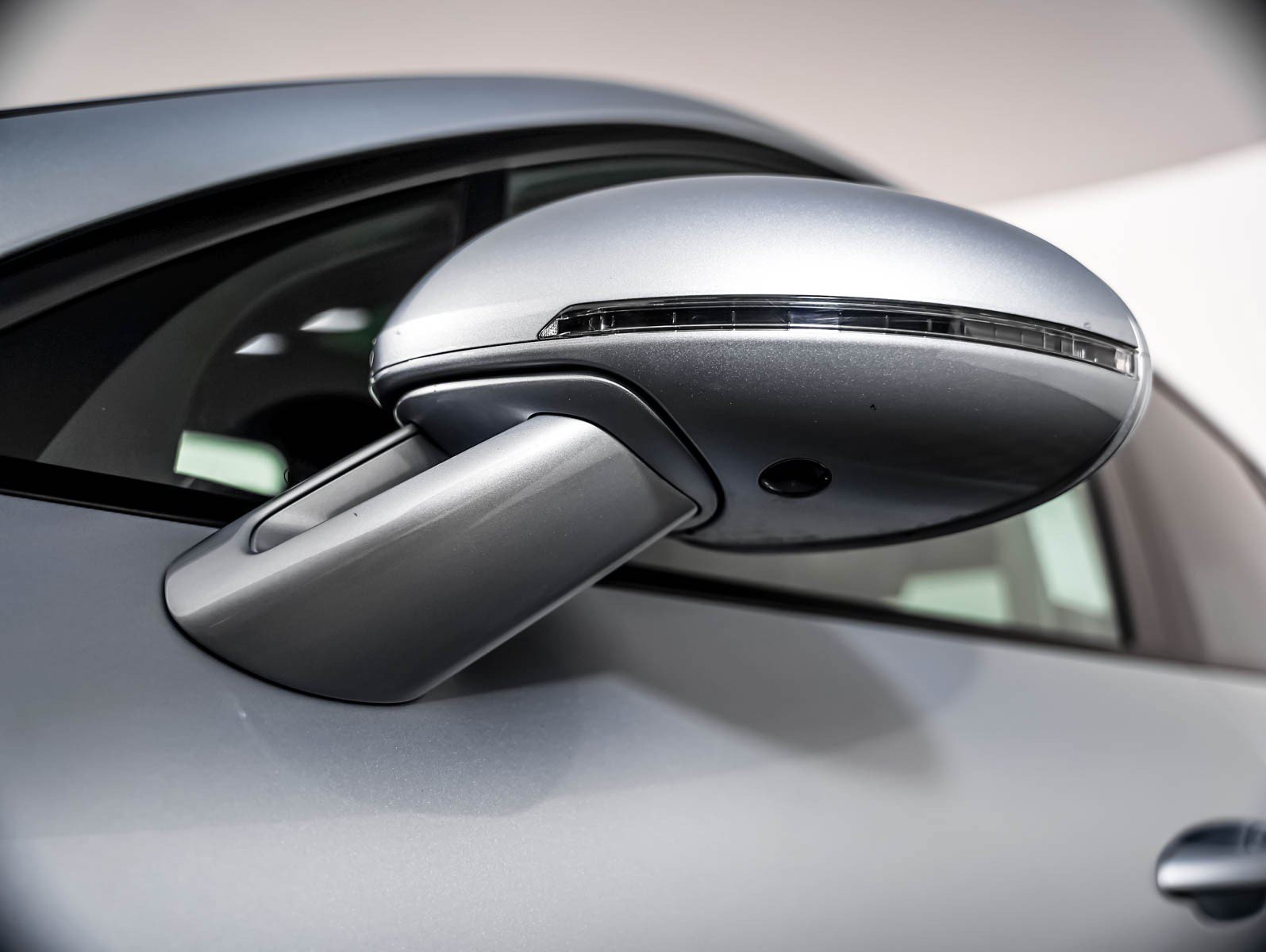 Certified 2023 Porsche Macan AWD/4WD image 33