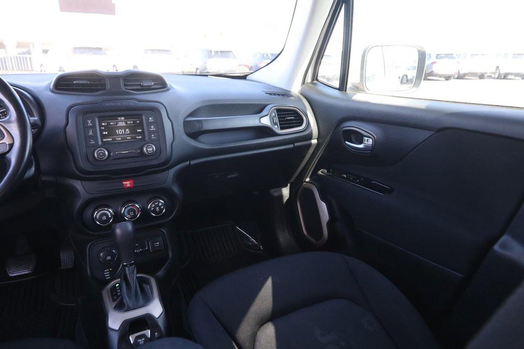 Used 2017 Jeep Renegade Latitude image 25