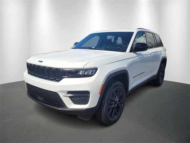 New 2025 Jeep Grand Cherokee Altitude image 2