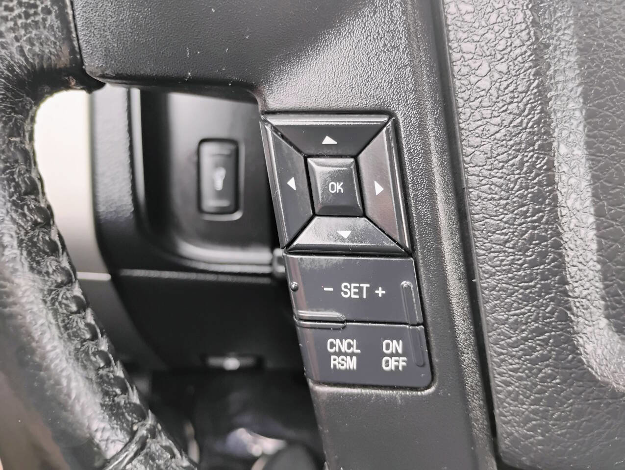 Used 2016 Ford Expedition EL XLT image 32