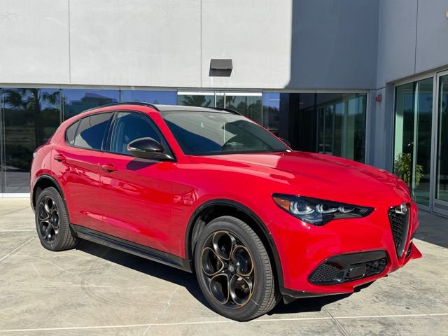 New 2025 Alfa Romeo Stelvio Sprint video 1