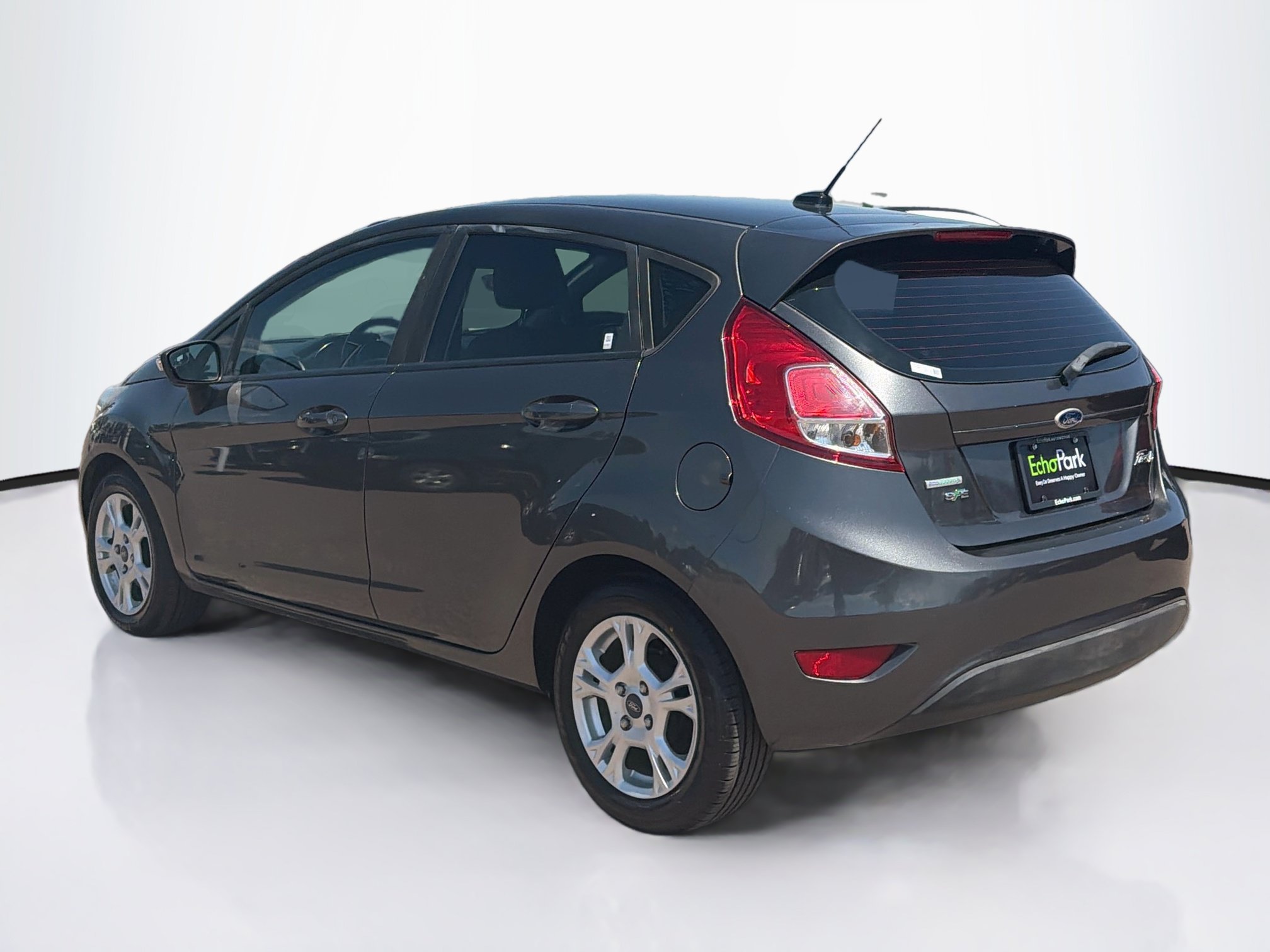 Used 2016 Ford Fiesta SE FWD image 5