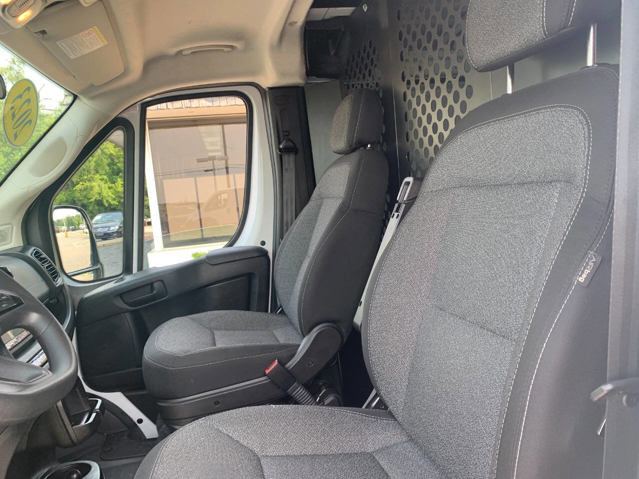 Used 2023 RAM ProMaster 2500 image 20