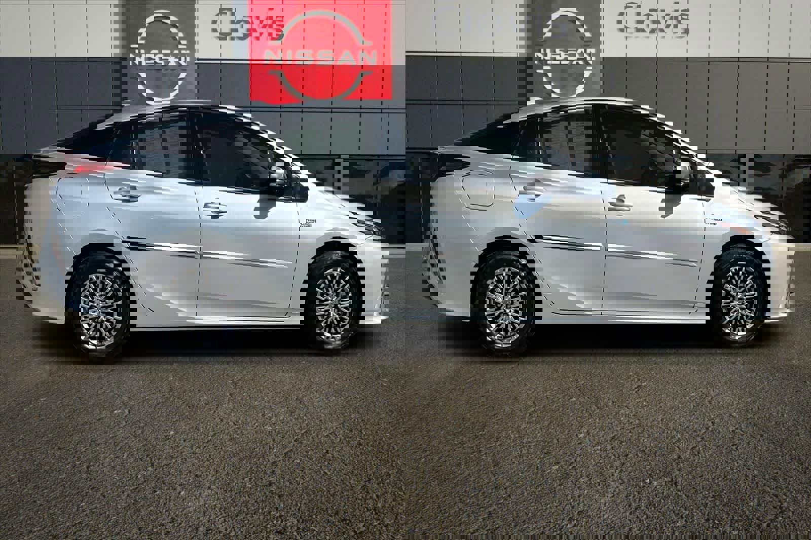 Used 2019 Toyota Prius Prime Advanced w/ Carpet Mat Package image 9