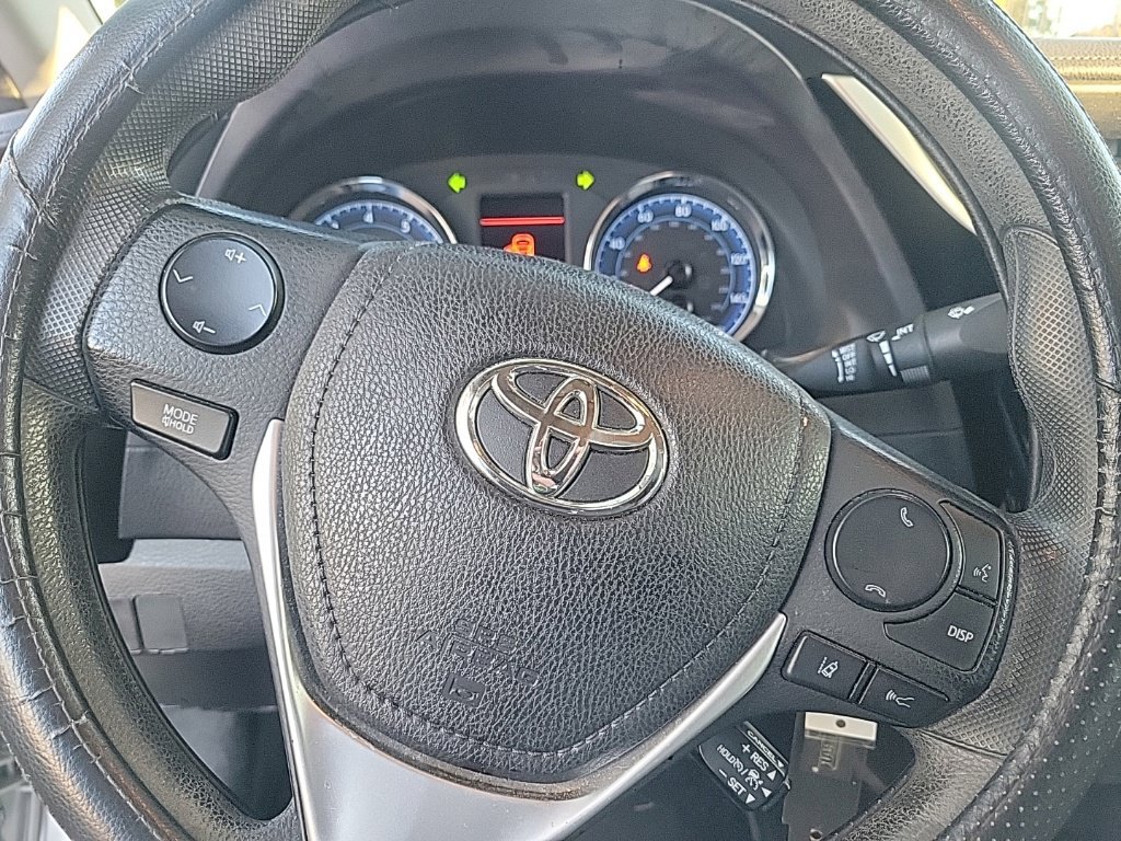 Used 2017 Toyota Corolla LE FWD image 9