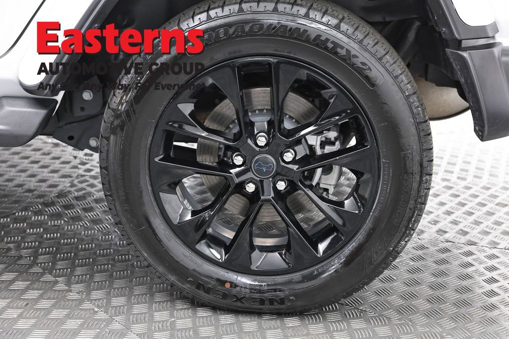 Used 2025 Jeep Wrangler Unlimited Sahara image 34