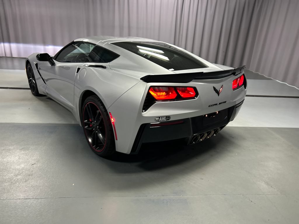 Used 2018 Chevrolet Corvette Stingray Coupe RWD image 5