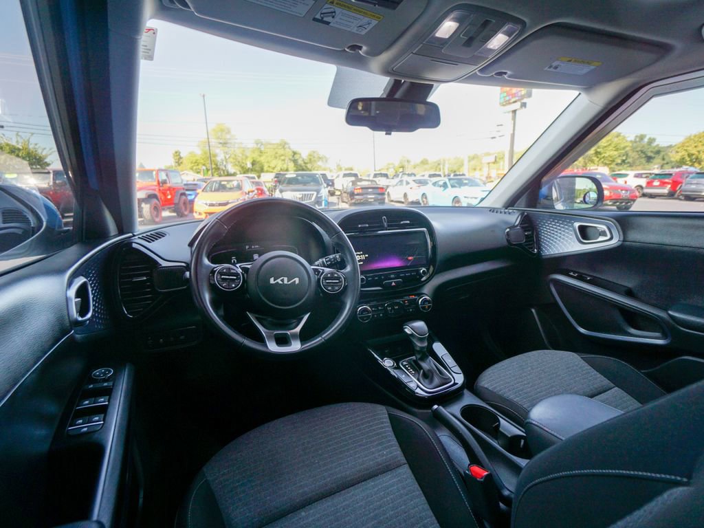 Used 2023 Kia Soul EX image 14