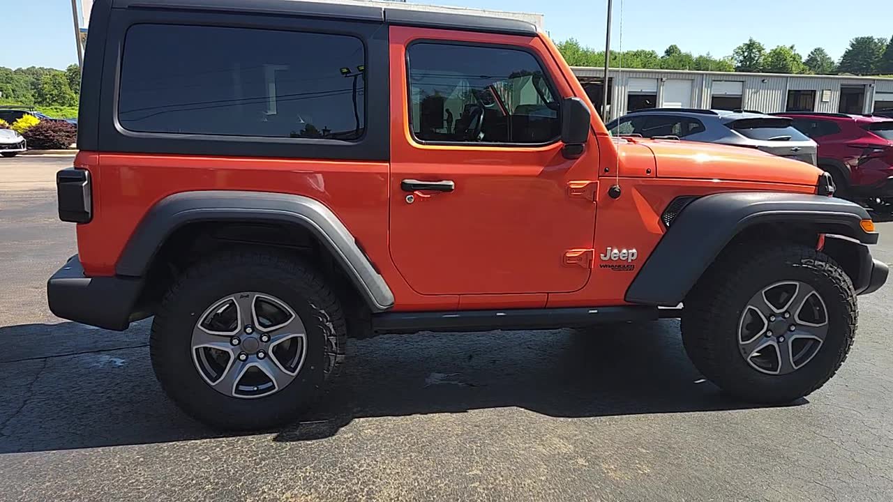 Used 2019 Jeep Wrangler Sport AWD/4WD image 7