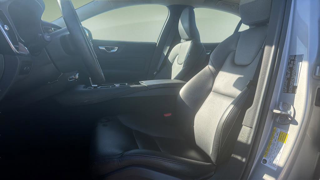 Used 2023 Volvo S60 T8 Plus image 21