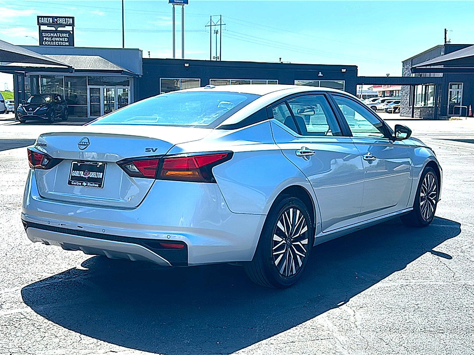 Used 2024 Nissan Altima 2.5 SV image 8